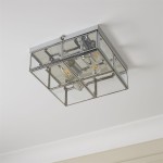 Lampa sufitowa Pisa 2-punktowa w kolorze chromu, o kwadratowej szklanej obudowie z metalowym stelażem. Widoczne dwa źródła światła w środku, zamontowana na suficie, w jasnym otoczeniu.