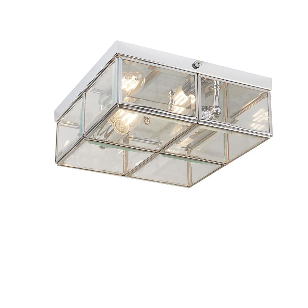 Lampa sufitowa Pisa 2-punktowa w chromowanej obudowie, prostokątna, z przezroczystymi, szklanymi panelami. Widoczne dwa źródła światła. Kąt ujęcia z boku, wisząca, montowana na suficie, na jednolitym tle.