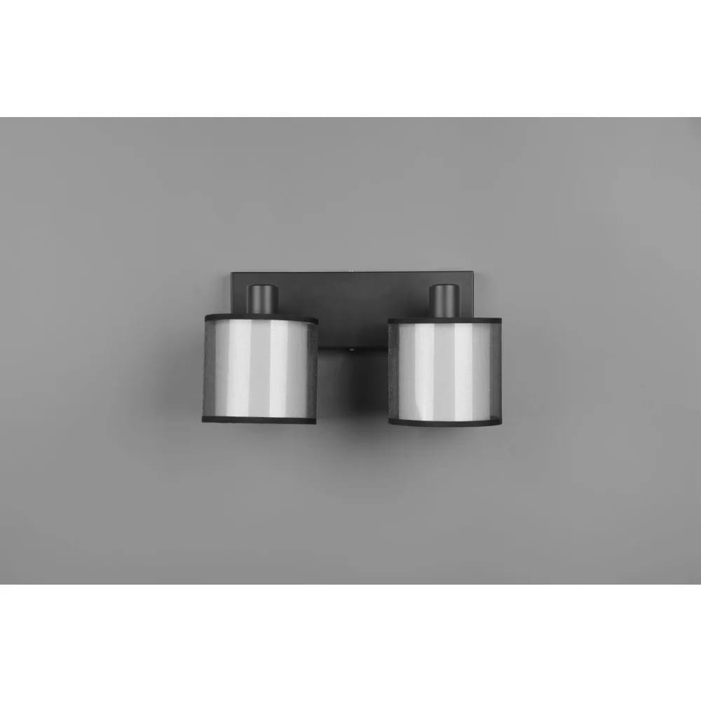 Burton lampa sufitowa 2-punktowa w kolorze czarnym, z metalową podstawą, posiada dwa cylindryczne klosze w srebrnym wykończeniu. Ujęcie frontalne, na jednolitym szarym tle. Idealna do nowoczesnych wnętrz.