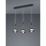 Madison LED lampa wisząca 3-punktowa w kolorze czarnym z trzema szklanymi kloszami w kształcie kul, zawieszona na cienkich linkach z metalowym stelażem, montowana do sufitu. Klosze mają ciemne, lustrzane wykończenie.