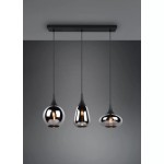 Lampa wisząca Lumina 3-punktowa w kolorze czarnym i chromowanym. Posiada trzy zwisające klosze o różnych kształtach: kulistym, gruszkowym i eliptycznym. Umożliwia montaż na suficie, z długimi kablami w kolorze czarnym. Tło szare, minimalistyczne.