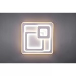 Mita LED lampa sufitowa 3-punktowa w kolorze białym z pilotem, o nowoczesnym kształcie składającym się z dwóch nachodzących na siebie kwadratów. Lampa emituje ciepłe światło, zamontowana na szarym tle.