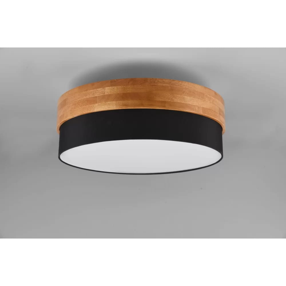 Lampa sufitowa Seasons 3-punktowa w kolorze naturalnym i czarnym, okrągła, z drewnianym pierścieniem u góry i czarną dolną częścią. Zainstalowana na suficie, z prostym, nowoczesnym designem, idealna do wnętrz.