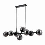 Lampa wisząca Molite 8-punktowa w kolorze grafitowym, z ośmioma kulistymi kloszami w metalicznym wykończeniu. Ujęcie z boku, zawieszona na dwóch kablach, z prostokątnym mocowaniem sufitowym. Idealna do nowoczesnych wnętrz.