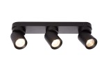 Czarna lampa sufitowa Timo z trzema punktami świetlnymi. Ujęcie frontalne, wszystkie reflektory skierowane w dół, metalowa konstrukcja o prostym, nowoczesnym designie. Przeznaczona do montażu na suficie, idealna do oświetlenia wnętrz.