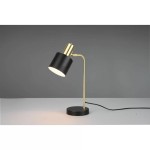 Lampa stołowa Adam 1-punktowa w kolorze złotym i czarnym. Podstawa okrągła czarna, smukły, złoty stelaż z regulowanym kloszem w czerni. Kąt ujęcia z boku, na jednolitym tle, z widocznym przewodem.