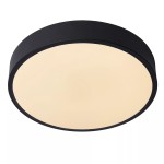 Czarny plafon LED Unar D30 o okrągłym kształcie, z matową, jasną kloszową powierzchnią. Zawieszony w górnej pozycji, prezentuje minimalistyczny design, idealny do nowoczesnych wnętrz.