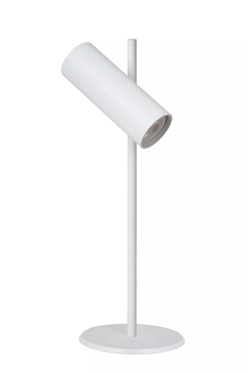 Lampa stołowa Clubs 1-punktowa w kolorze białym. Cylindryczny klosz z rowkowaną fakturą zamocowany na prostym, okrągłym stojaku. Ujęcie frontalne, lampa ustawiona w pozycji stojącej.