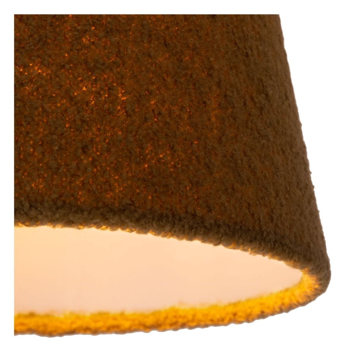 Lampa wisząca Woolly w kolorze czarnym i zielonym z materiałowym kloszem o teksturowanej powierzchni. Ujęcie z dołu, ukazujące krawędź klosza oraz emitowane ciepłe światło. Idealna do nowoczesnych wnętrz.