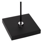 Czarna lampa podłogowa Aaron LED z jedną oprawą, o prostokątnej podstawie, wykonana z metalu. Stojąca konstrukcja z cienką, prostą nogą oraz okrągłym mocowaniem przy podstawie. Tło białe, co podkreśla minimalistyczny design.