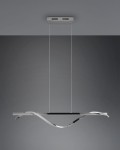 Lampa wisząca Isabel LED 2-punktowa w kolorze chromu, z falistym metalowym kloszem i czarną podstawą. Zawieszona na przezroczystych linkach, montowana sufitowo. Prosty, nowoczesny design, idealna do różnych wnętrz.