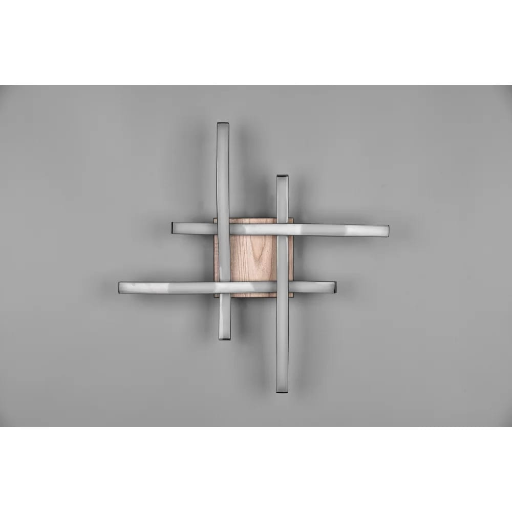 Czarna lampa sufitowa LED 4-punktowa z jasnym drewnem, złożona z prostokątnych, metalowych ramion ułożonych w nowoczesny wzór. Widok z góry, na szarym tle, ukazujący szczegóły konstrukcji i materiałów.