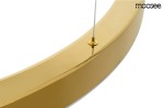 Lampa wisząca Ring Luxury 70 LED w kształcie okręgu, wykonana z błyszczącego złotego materiału. Widoczny detal mocowania oraz przewód. Produkt w ujęciu z góry, ukazujący elegancki design i wysoką jakość wykonania.