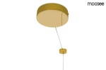 Lampa wisząca Ring Luxury 90 LED w kolorze złotym, z okrągłym mocowaniem sufitowym i cienkim przewodem. Zawieszona w pionie, minimalistyczny design, idealna do nowoczesnych wnętrz.