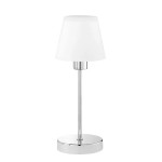 Lampa stołowa Luis II z białym kloszem i chromowaną podstawą. Ustawiona w pozycji stojącej, z okrągłą podstawą i prostym, metalowym trzonem. Klosz ma kształt stożka, co nadaje jej elegancki wygląd. Idealna do nowoczesnych wnętrz.