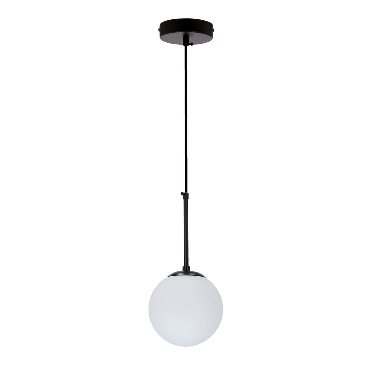 Czarna lampa wisząca Pompei 1-punktowa z okrągłym, mlecznym kloszem. Produkt zawieszony na cienkim, czarnym przewodzie, z okrągłym mocowaniem sufitowym. Prosty i nowoczesny design, idealny do różnych aranżacji wnętrz.