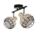 Czarna lampa sufitowa (spot) Tajga z dwoma punktami świetlnymi. Klosze w stylu rattanowym, z naturalnego drewna, umieszczone na metalowej konstrukcji. Ujęcie z przodu, z widocznymi żarówkami. Idealna do nowoczesnych wnętrz.
