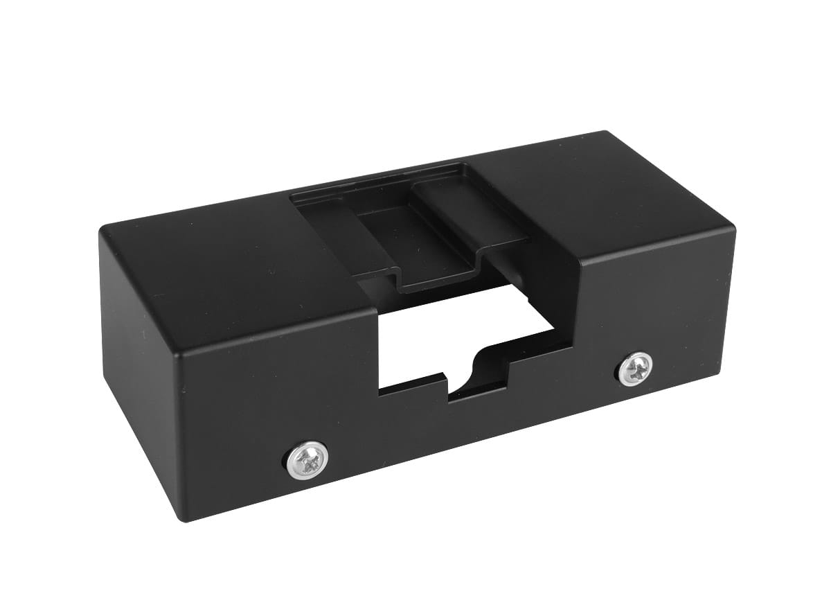 Kinkiet łazienkowy LED Besty w kolorze czarnym, z przeznaczeniem do montażu na lustrze lub ścianie. Prosta, prostokątna forma z wycięciem. Wymiary to 50 cm z mocą 12W, przeznaczony do użytku w wilgotnych pomieszczeniach (IP44).