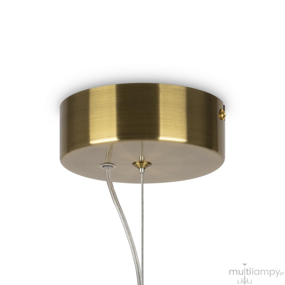 Złota lampa wisząca LED Collar P069PL-L16G3K, z okrągłym, matowym kloszem. Widoczny kabel zasilający oraz mocowanie sufitowe. Lampa zawieszona w pozycji pionowej, na białym tle.