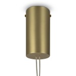 Złota lampa wisząca Maya LED, cylindryczny kształt, matowa powierzchnia, dwa przewody. Kąt ujęcia z dołu, widok na górną część lampy z mocowaniem. Tło białe, podkreślające kolor lampy.