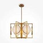 Złota lampa wisząca Marmo MOD099PL-06G, sześciopunktowa, z okrągłymi, mlecznymi kloszami. Produkt zawieszony na cienkim pręcie, z nowoczesnym, geometrycznym wzorem, umieszczony na białym tle.