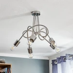 Lampa wisząca Tango 5-punktowa w chromowanym wykończeniu. Posiada pięć opraw z przezroczystymi żarówkami, umieszczonych na elastycznych metalowych ramionach, które tworzą nowoczesny, dynamiczny kształt. Zamontowana na suficie.