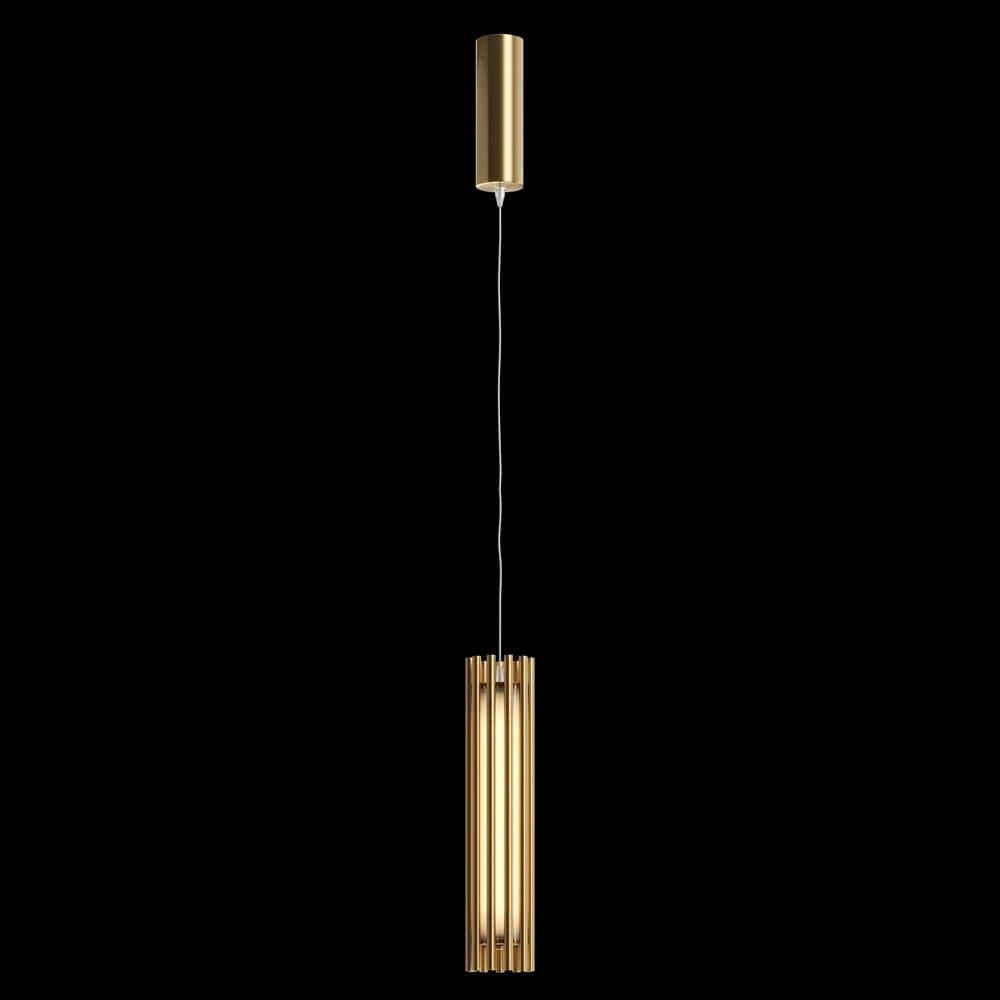 Lampa wisząca Sonata LED 1-punktowa w kolorze mosiądzu. Okrągły, metalowy klosz z poziomymi żłobieniami, zawieszony na cienkim przewodzie. Prosta forma, minimalistyczny design, idealna do nowoczesnych wnętrz. Tło czarne.