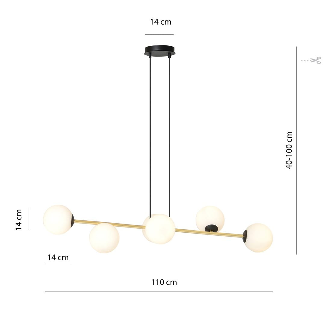 Lampa wisząca Gravity 6-punktowa w kolorze czarnym i złotym, z opalowymi kloszami. Wymiary: długość 110 cm, wysokość 14 cm, regulacja 40-100 cm. Zawieszona na dwóch cienkich linkach, minimalistyczny design, idealna do nowoczesnych wnętrz.