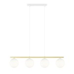 Lampa wisząca Allora 4-punktowa w białym i złotym kolorze z opalowymi kloszami. Posiada cztery okrągłe, matowe klosze zawieszone na złotej listwie. Ujęcie frontalne, lampa zawieszona na białych przewodach. Proste tło.