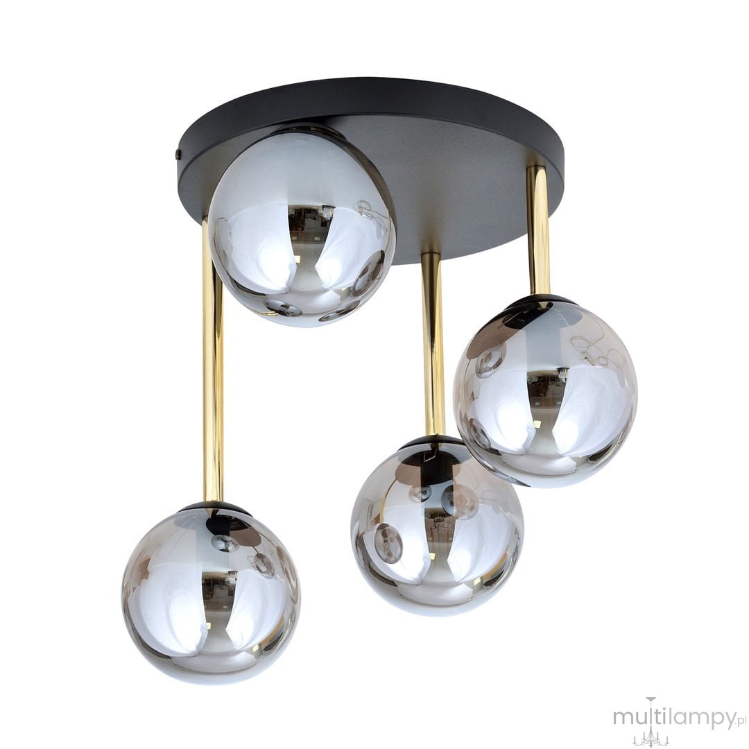 Czarna lampa sufitowa Dolce z czterema punktami świetlnymi, z okrągłym, matowym stelażem. Złote metalowe pręty łączą lustrzane klosze w kształcie kul. Lampa wisząca, montowana na suficie, idealna do nowoczesnych wnętrz.