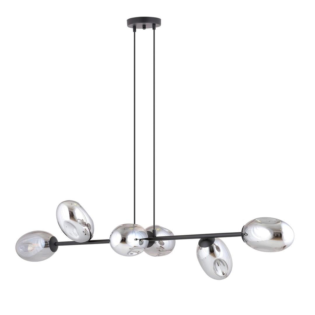 Lampa wisząca Pandora 6-punktowa w kolorze czarnym i grafitowym. Składa się z sześciu owalnych kloszy w metalicznym wykończeniu, zawieszonych na cienkich linkach. Produkt wisi w pozycji poziomej, tworząc nowoczesny element dekoracyjny.