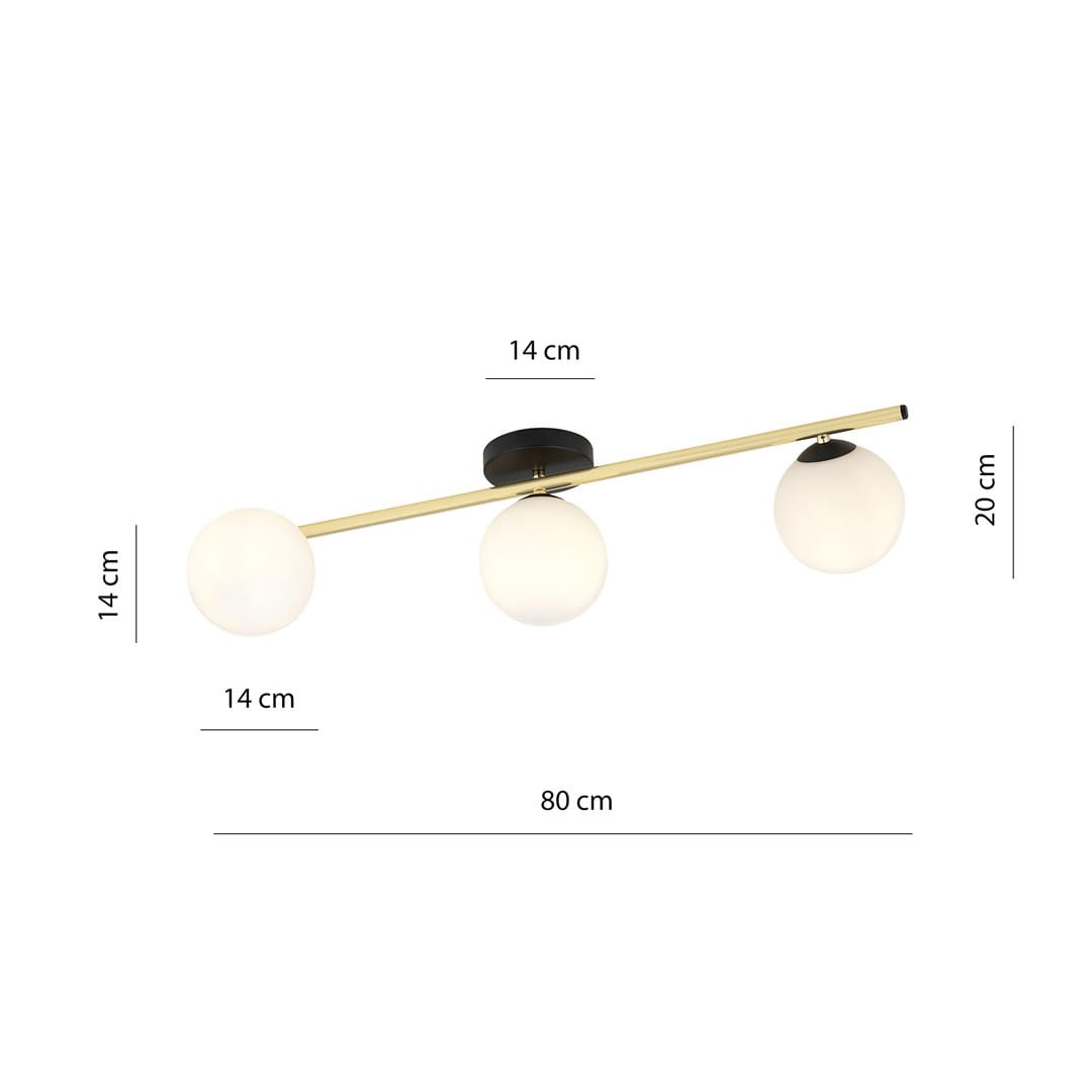 Czarna i złota lampa sufitowa Splendi z trzema opalowymi kulami. Wymiary: 80 cm długości, 20 cm wysokości. Kule mają średnicę 14 cm, zawieszone na prostokątnej podstawie. Prosty design idealny do nowoczesnych wnętrz.
