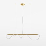 Złota lampa wisząca Tau LED z jednym punktem świetlnym. Posiada prostą, poziomą rurkę z falistym kablem. Zawieszona na cienkich, przezroczystych linkach. Sufitowa osłona w złotym kolorze, na jednolitym białym tle. Idealna do nowoczesnych wnętrz.