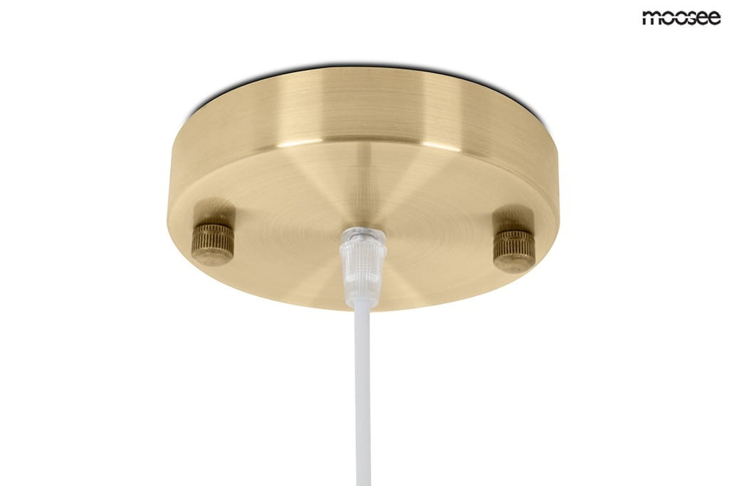 Złota lampa wisząca Puzo S LED z metalowym, okrągłym mocowaniem. Widoczne dwa pokrętła do regulacji, przezroczysty kabel. Kąt widzenia z dołu, ukazujący detale mocowania. Prosty, elegancki design.