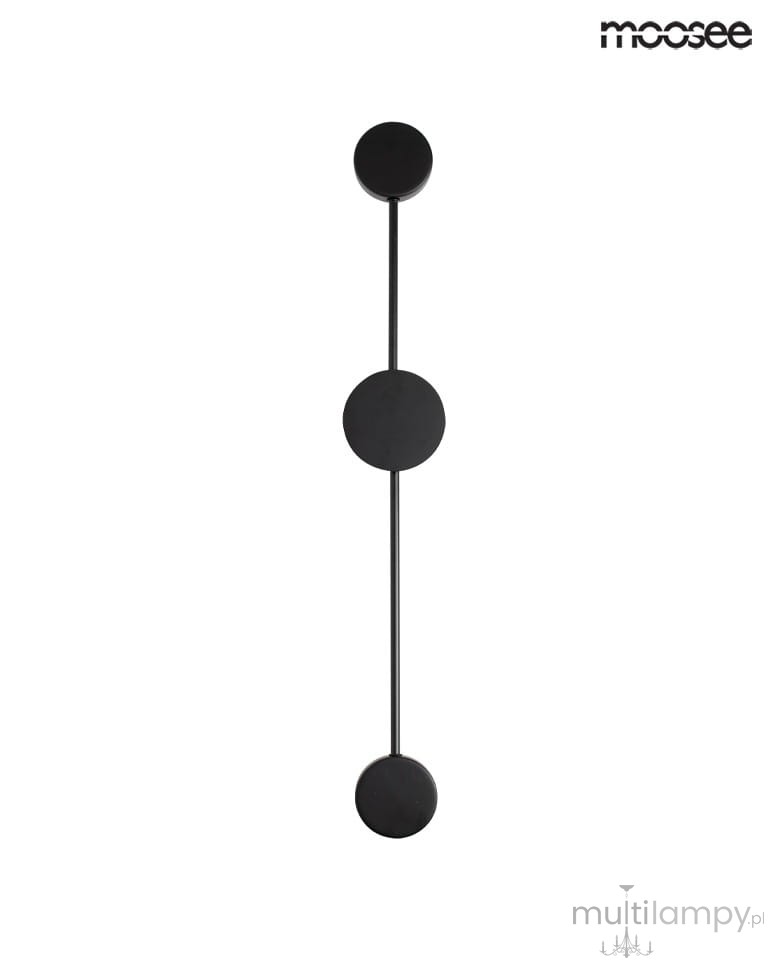 Czarny kinkiet LED Shadow 2 Close z dwiema okrągłymi głowicami, umieszczony na cienkiej, prostokątnej podstawie. Ujęcie frontalne, produkt wiszący, minimalistyczny design.