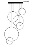 Czarna lampa wisząca Circulo Six z sześcioma okrągłymi kloszami o różnych średnicach, zawieszona na cienkich linkach. Prosta podstawa mocująca w kolorze czarnym. Lampa ma nowoczesny design, idealna do minimalistycznych wnętrz.
