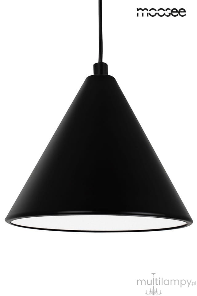 Czarna lampa wisząca Acustica LED, dwupunktowa, o stożkowym kształcie. Wewnętrzna strona klosza w kolorze białym, zawieszona na cienkim, czarnym przewodzie, idealna do nowoczesnych wnętrz.