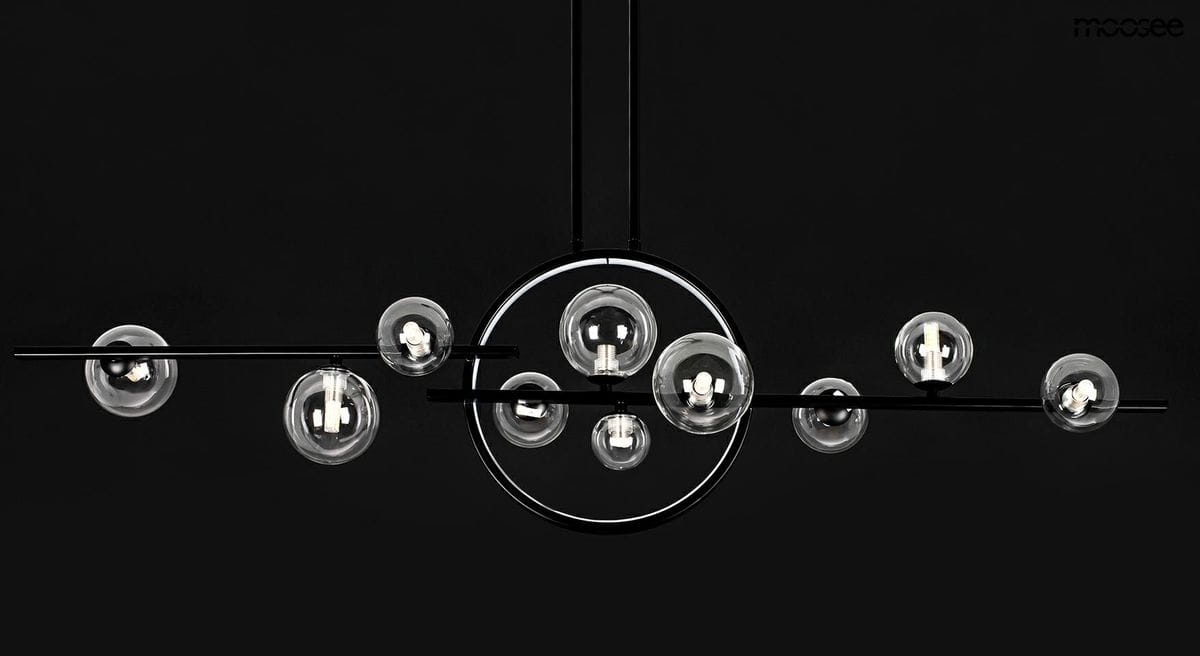 Czarna lampa wisząca Alure Line 120 LED z 11 punktami świetlnymi, prezentująca okrągłą konstrukcję z cienkimi, poziomymi prętami oraz szklanymi kloszami w kształcie kul. Ujęcie frontalne, na jednolitym tle.