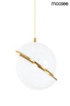 Lampa wisząca Globe 20 l, złota, z białą szklaną kulą, zawieszona na cienkim, złotym przewodzie. Kula ma złoty detal w formie obręczy, prezentująca nowoczesny design. Idealna do nowoczesnych wnętrz.