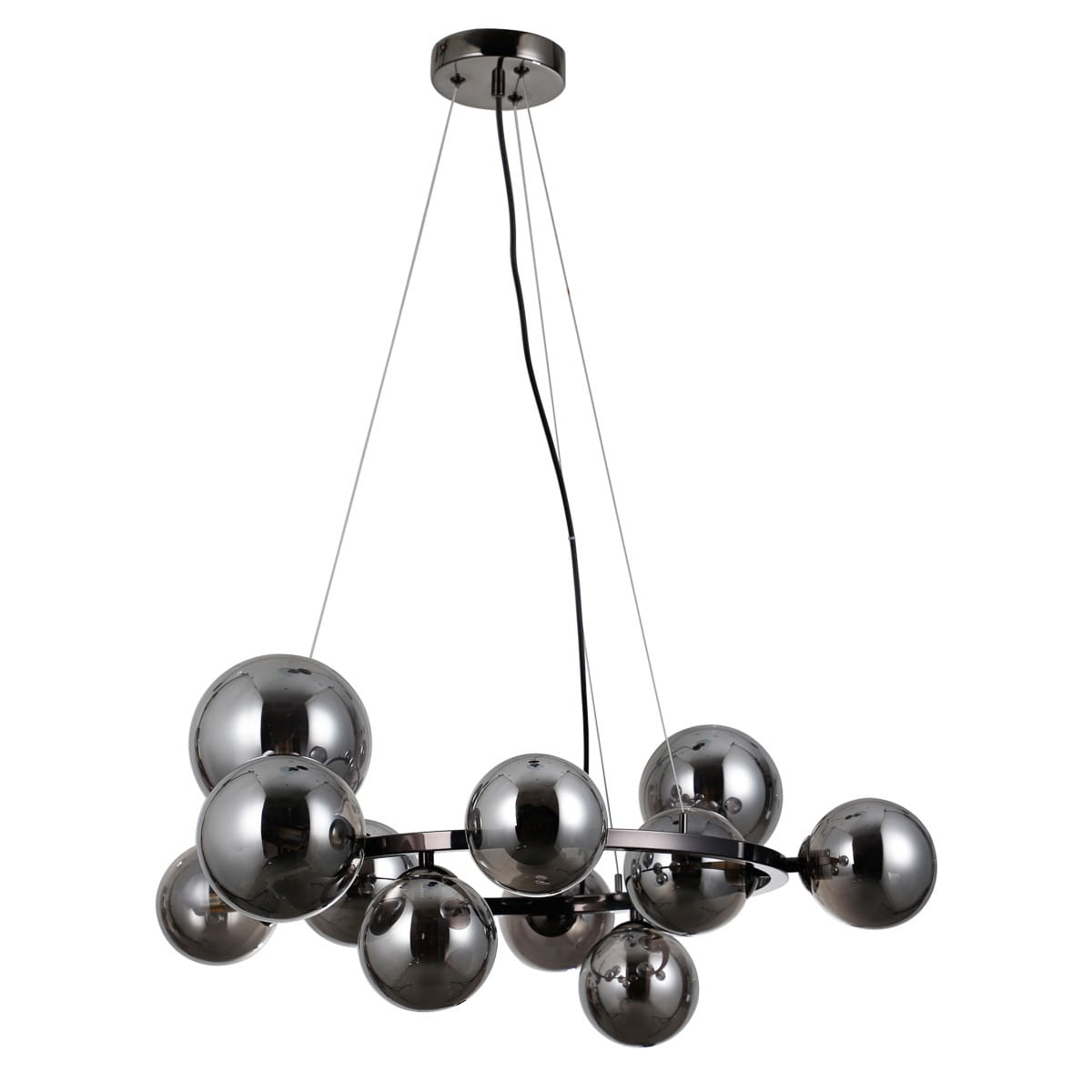 Lampa wisząca Canello 11-punktowa w kolorze czarnym i dymionym. Składa się z metalowej konstrukcji z 11 wypukłymi kulami o lustrzanej powierzchni, zawieszona na cienkich linkach. Ujęcie z przodu, na białym tle.