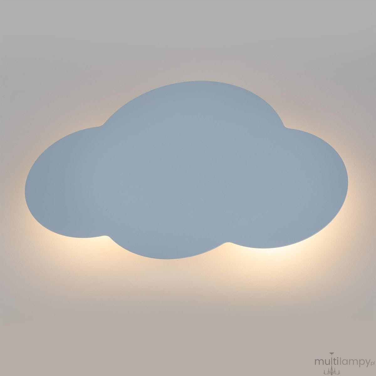 Błękitny kinkiet Cloud w kształcie chmurki, emitujący światło z dwóch punktów. Produkt ma zaokrąglone krawędzie i matową powierzchnię. Zawieszony na ścianie, idealny do pokoju dziecięcego lub strefy relaksu.