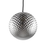 Czarna lampa wisząca Elena 1-punktowa z przezroczystym kloszem o fakturze w diamenty. Klosz w kształcie kuli, zawieszony na cienkim przewodzie, idealna do nowoczesnych wnętrz.