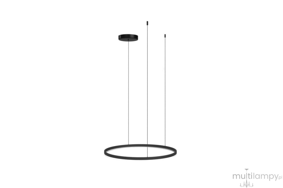 Czarna lampa wisząca Halo D120 LED z pilotem, o okrągłym kształcie, zawieszona na dwóch cienkich linkach. Ujęcie frontalne, ukazujące minimalistyczny design i prostą formę. Idealna do nowoczesnych wnętrz.