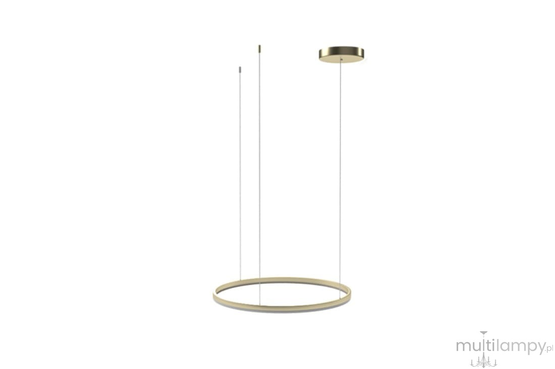 Złota lampa wisząca Halo D150 LED z pilotem, w kształcie okręgu, zawieszona na cienkich linkach. Widoczny elegancki, minimalistyczny design, idealna do nowoczesnych wnętrz. Tło białe, co podkreśla jej kolor i formę.