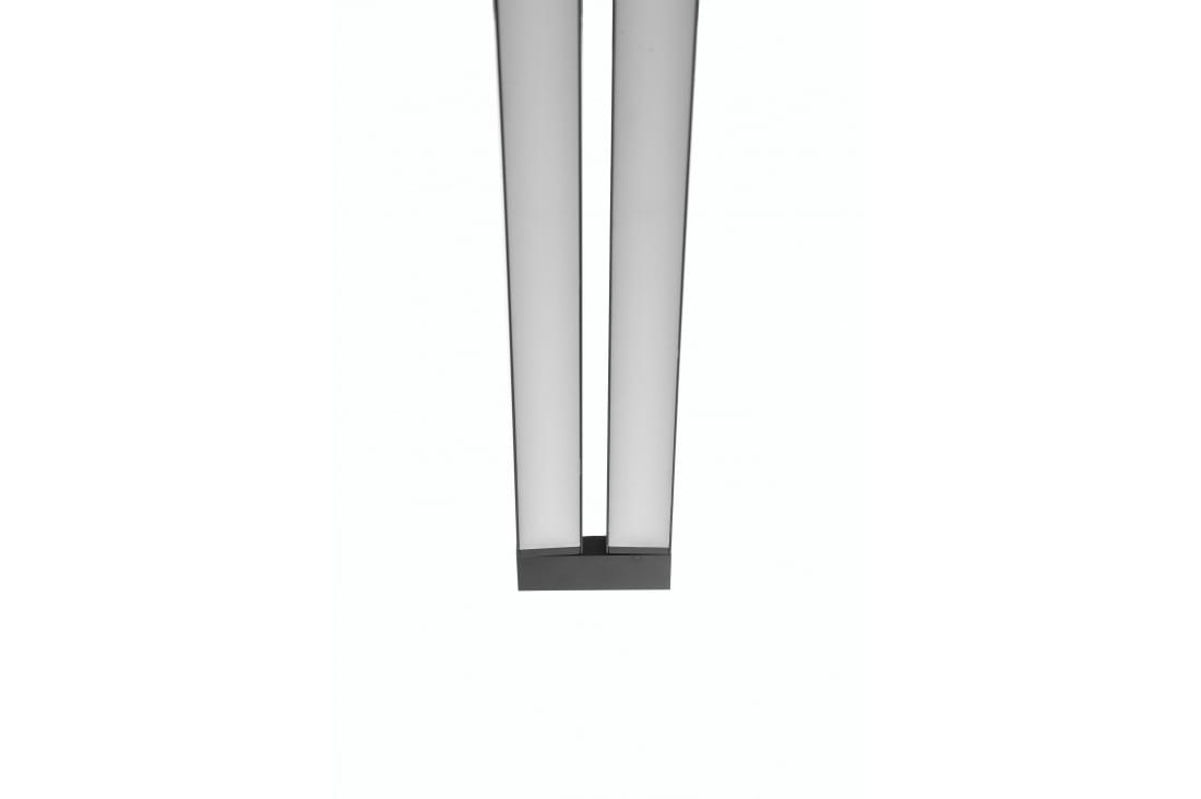 Czarna lampa wisząca Flash 160 z dwoma punktami świetlnymi, o wymiarach prostokątnych. Wykonana z matowego metalu i tworzywa, z gładkimi, białymi kloszami, zawieszona w pozycji pionowej, na jasnym tle.