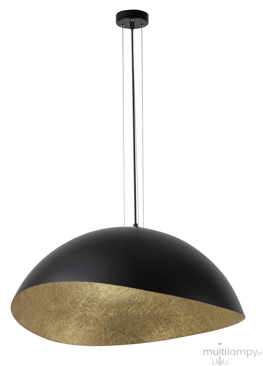 Lampa wisząca Solaris XL, 1-punktowa, w kolorze czarnym z połyskującym, złotym wykończeniem na dolnej krawędzi. Ma półkulisty kształt, zawieszona na cienkich linkach. Idealna do nowoczesnych wnętrz.