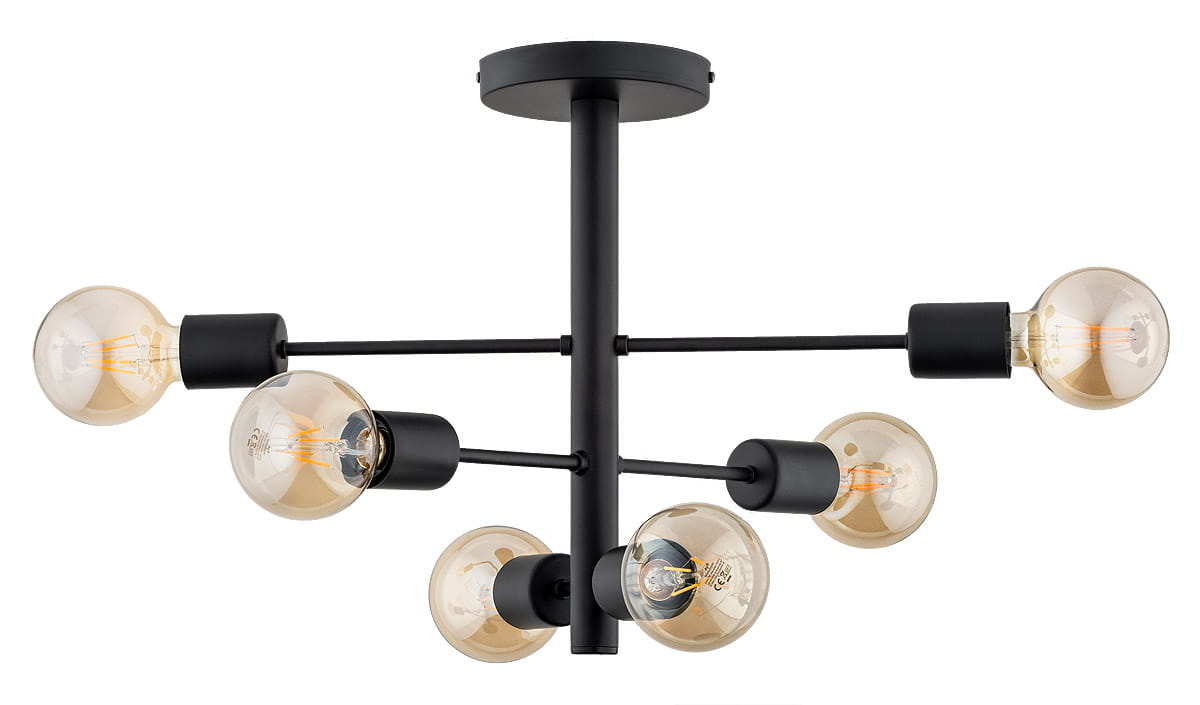 Czarna lampa sufitowa Brisk z sześcioma punktami świetlnymi. Kształt: centralny słup z rozłożonymi ramionami. Każda oprawa z przezroczystą żarówką w okrągłej formie. Materiał: metal. Ujęcie frontalne, produkt zamontowany na suficie.