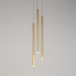 Lampa wisząca Sopel Koło w kolorze złotym z trzema pionowymi, cylindrycznymi kloszami, zawieszona na cienkich żyłkach. Wysokiej jakości metalowa konstrukcja, minimalistyczny design, idealna do nowoczesnych wnętrz.
