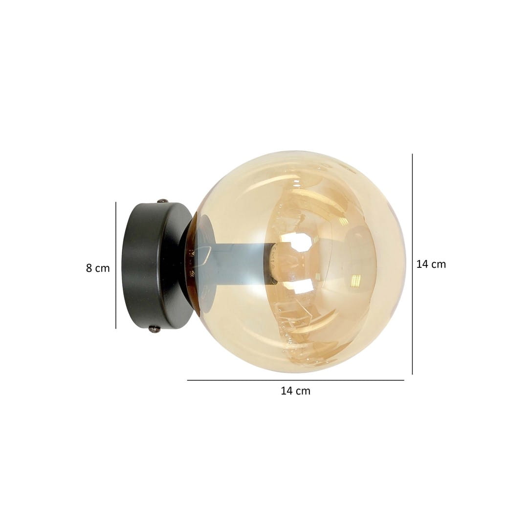 Kinkiet Rossi 1-punktowy w kolorze czarnym z bursztynową kulą. Średnica klosza 14 cm, wysokość 14 cm, głębokość 8 cm. Umożliwia montaż na ścianie, prezentując elegancki design i ciepłe oświetlenie.