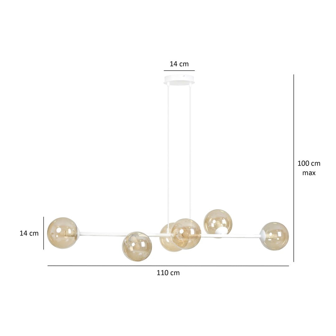 Lampa wisząca Rossi 6-punktowa w kolorze białym z bursztynowymi kloszami. Wymiary: długość 110 cm, wysokość max 100 cm, średnica kloszy 14 cm. Klosze są szklane, o okrągłym kształcie, zawieszone na białym stelażu.